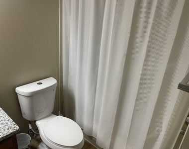 3005 Fernwood Avenue - Photo Thumbnail 19