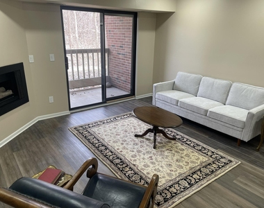 3005 Fernwood Avenue - Photo Thumbnail 2