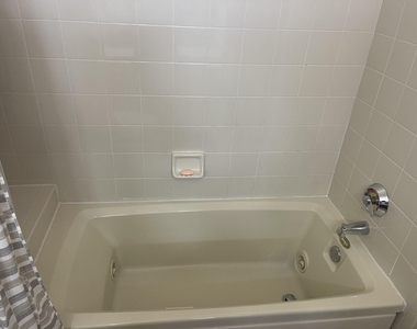 3005 Fernwood Avenue - Photo Thumbnail 15