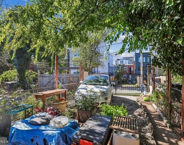 758 19th Street Ne - Photo Thumbnail 3