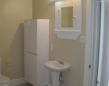 915 W 23rd St - Photo Thumbnail 14