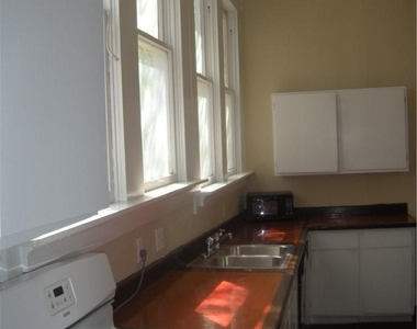 915 W 23rd St - Photo Thumbnail 8