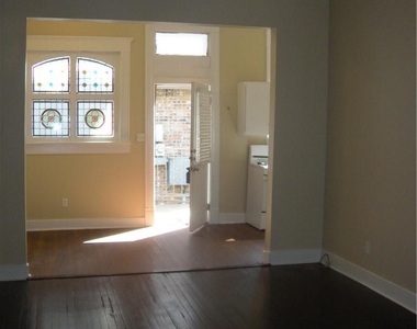 915 W 23rd St - Photo Thumbnail 11