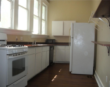 915 W 23rd St - Photo Thumbnail 10
