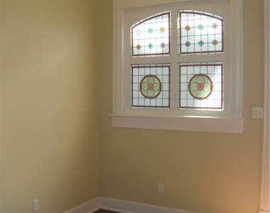 915 W 23rd St - Photo Thumbnail 5