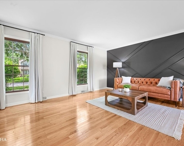 1012 Bainbridge Drive - Photo Thumbnail 3