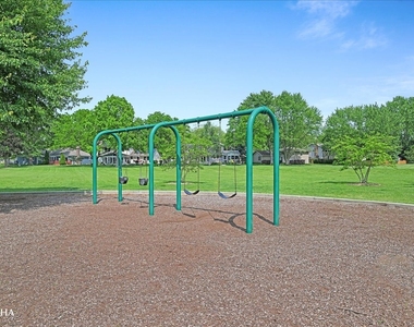 1012 Bainbridge Drive - Photo Thumbnail 47