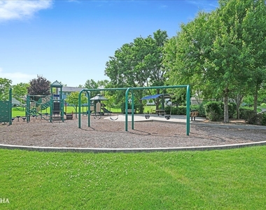 1012 Bainbridge Drive - Photo Thumbnail 46