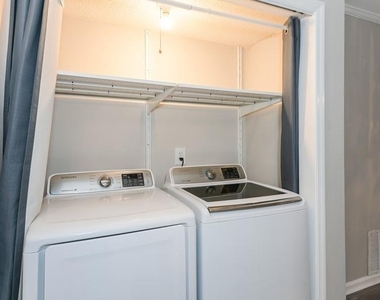 2505 W Broad Street - Photo Thumbnail 10
