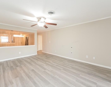 2505 W Broad Street - Photo Thumbnail 2