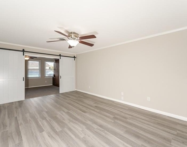 2505 W Broad Street - Photo Thumbnail 1