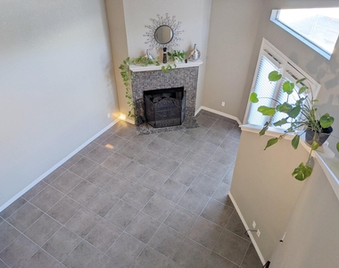 10855 Meadowglen Lane - Photo Thumbnail 9