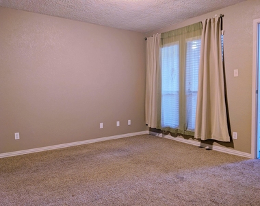 10855 Meadowglen Lane - Photo Thumbnail 4