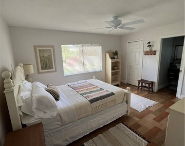 852 Ne 7th Place - Photo Thumbnail 12
