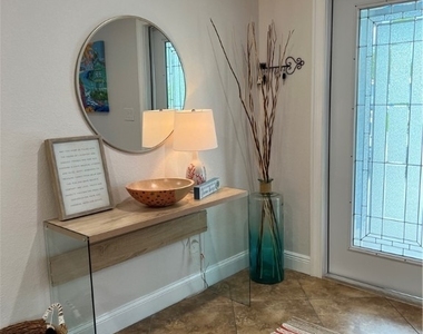 852 Ne 7th Place - Photo Thumbnail 6