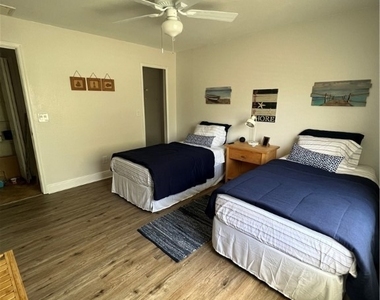 852 Ne 7th Place - Photo Thumbnail 19