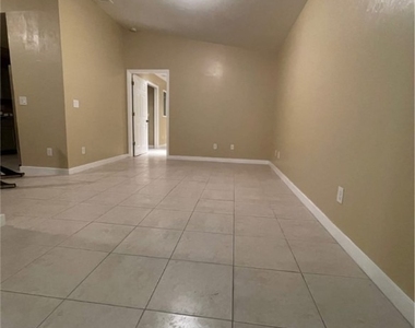 621 Joel Boulevard - Photo Thumbnail 2
