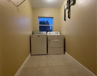 621 Joel Boulevard - Photo Thumbnail 4
