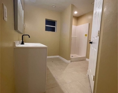 621 Joel Boulevard - Photo Thumbnail 8