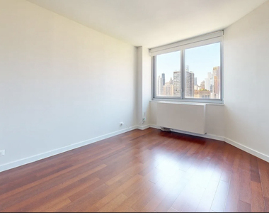 401 East 34th Street, Unit N26c - Photo Thumbnail 2