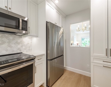 301 Ridge Drive - Photo Thumbnail 5