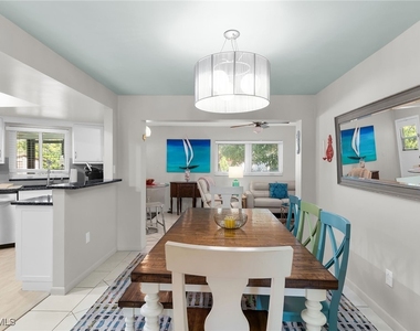 1337 Wisconsin Drive - Photo Thumbnail 11