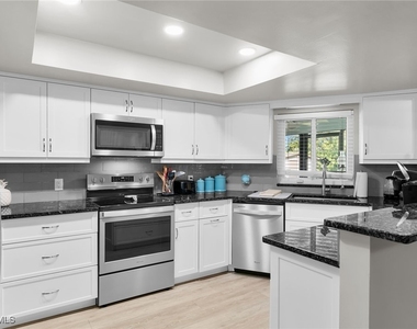 1337 Wisconsin Drive - Photo Thumbnail 8