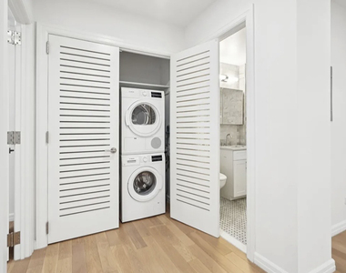 160 East 48th Street, Unit 6e-3 - Photo Thumbnail 2