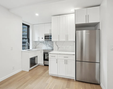 160 East 48th Street, Unit 6e-3 - Photo Thumbnail 1