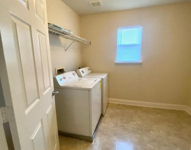 518 Remington Chase Court - Photo Thumbnail 5