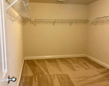 518 Remington Chase Court - Photo Thumbnail 21