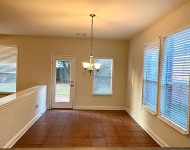 518 Remington Chase Court - Photo Thumbnail 12