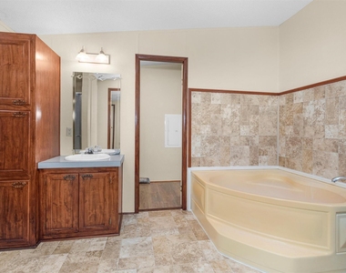 11261 Rose Road - Photo Thumbnail 18