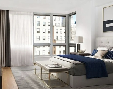 150 East 44th Street, Unit 18h - Photo Thumbnail 7