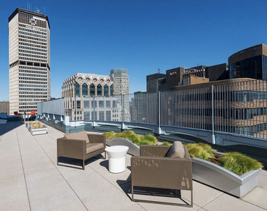 150 East 44th Street, Unit 18h - Photo Thumbnail 10