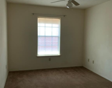 3801 College Main Street - Photo Thumbnail 11