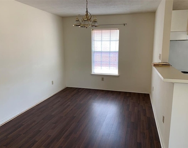 3801 College Main Street - Photo Thumbnail 9