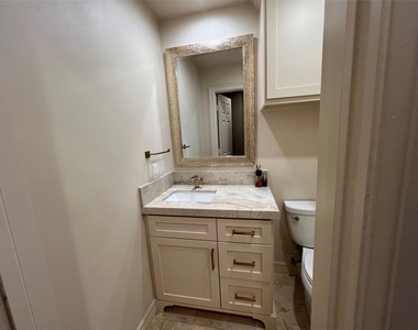 1014 Roxella Street - Photo Thumbnail 13
