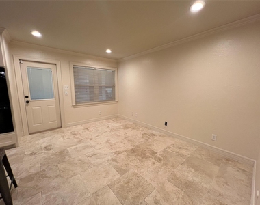 1014 Roxella Street - Photo Thumbnail 3