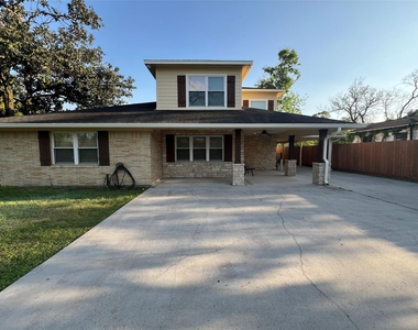 1014 Roxella Street - Photo Thumbnail 1
