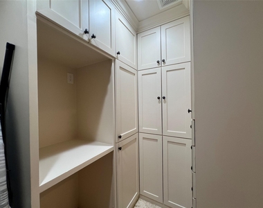 1014 Roxella Street - Photo Thumbnail 10