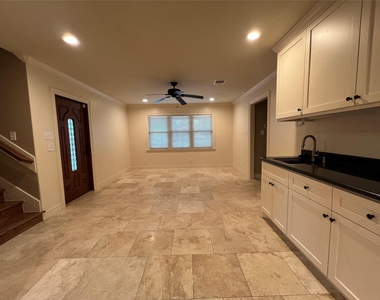 1014 Roxella Street - Photo Thumbnail 11