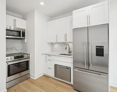 160 East 48th Street, Unit 14-l2 - Photo Thumbnail 1