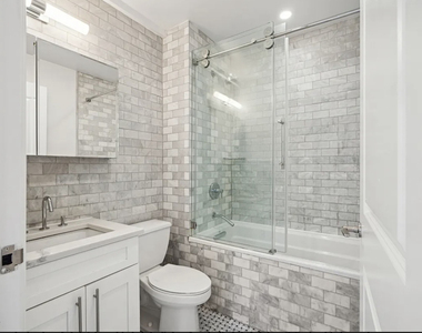 160 East 48th Street, Unit 14-l2 - Photo Thumbnail 5
