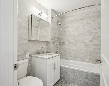 160 East 48th Street, Unit 14-l2 - Photo Thumbnail 3
