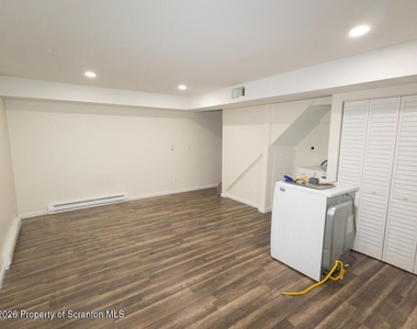 1273 Chateau Drive - Photo Thumbnail 21