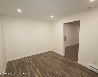 1273 Chateau Drive - Photo Thumbnail 18