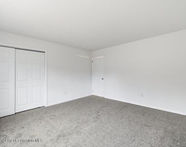 1273 Chateau Drive - Photo Thumbnail 11