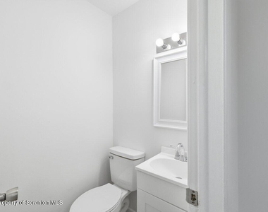 1273 Chateau Drive - Photo Thumbnail 9
