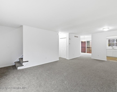 1273 Chateau Drive - Photo Thumbnail 4